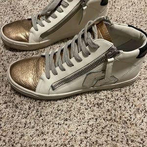 Dolce Vita high top fashion sneakers EUC size 9 1/2
